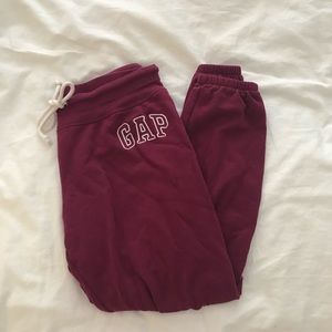 GAP maroon sweatpants